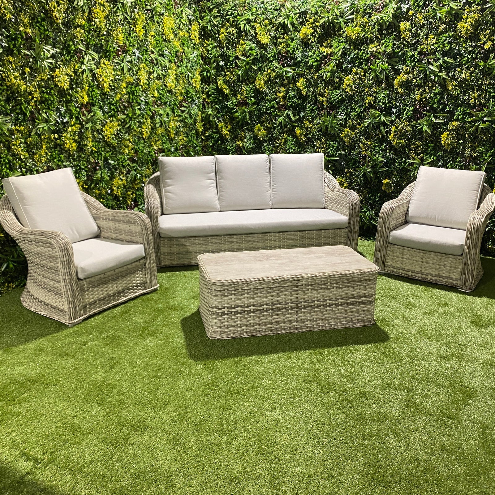 Durable Garden Lounge Sets with aluminum frame & weatherproof PE rattan for all-season outdoor comfort